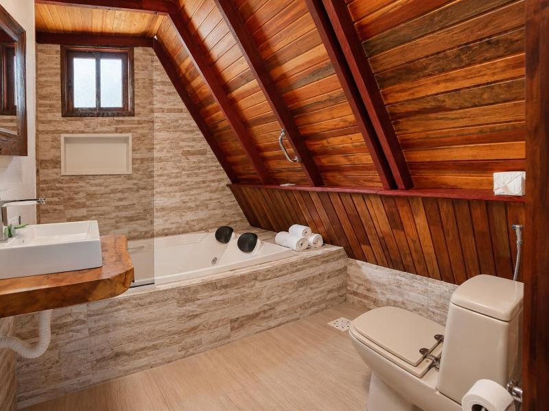 Villa Vintage Campos - Piscina e opções de suites com hidromassagem - image 35