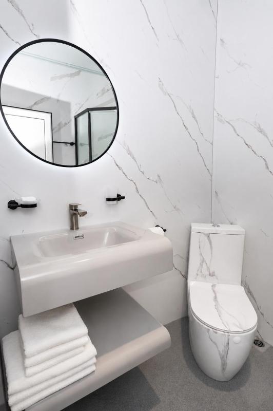 Hotel Central - image 10