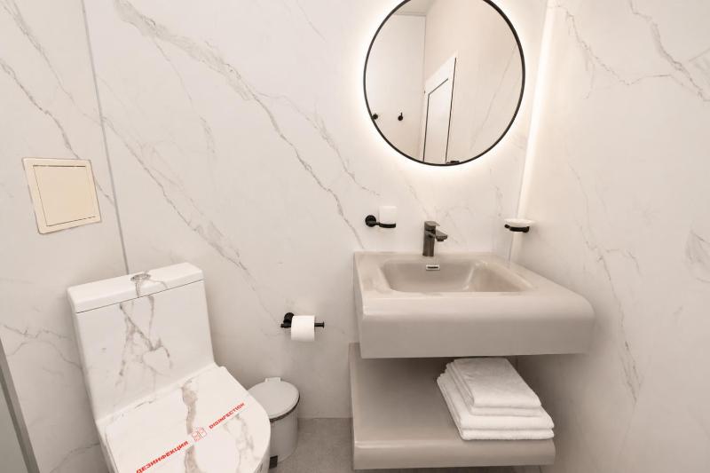 Hotel Central - image 13