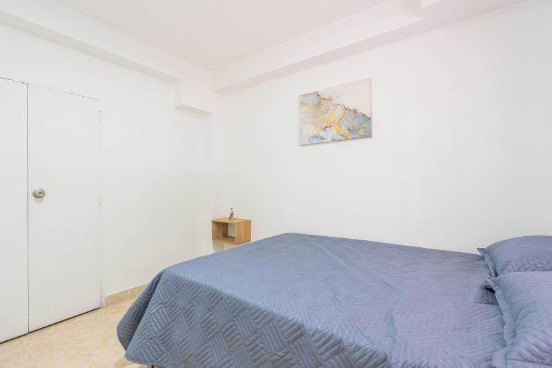 Apartamento nuevo y cómodo para grupos en Laureles - image 13