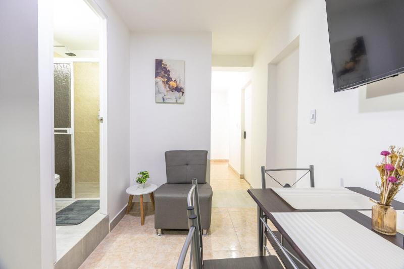 Apartamento nuevo y cómodo para grupos en Laureles - image 11