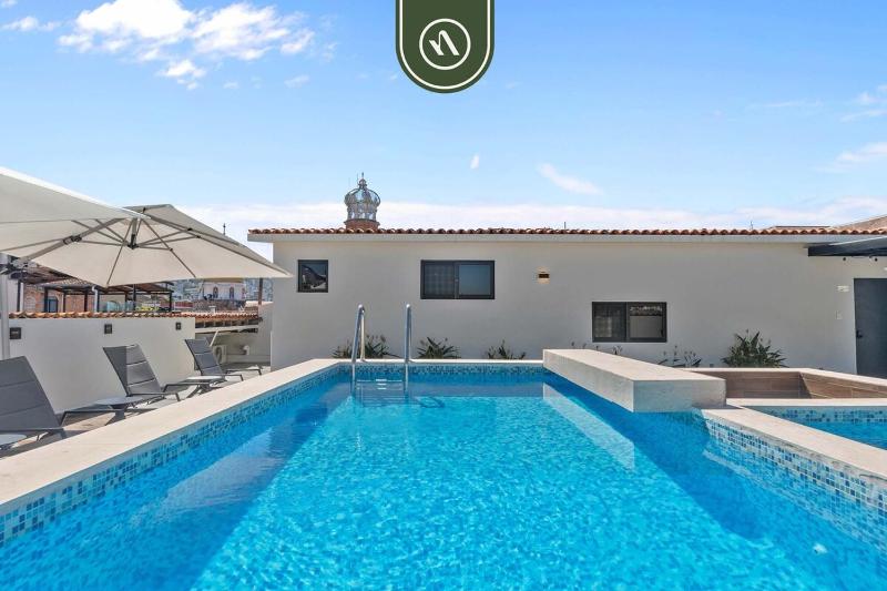 Restored Historic 2 BR Condo in Downtown - Pool - image 7
