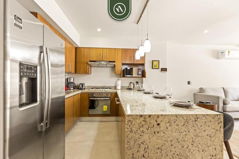 Amazing 2BR Condo in Romantic Zone - Rooftop Pool - image 2