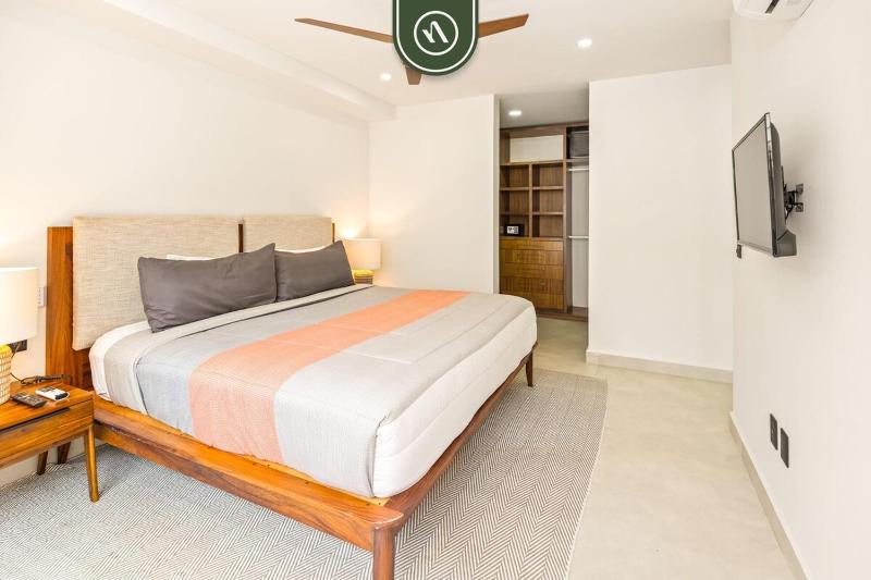 Amazing 2BR Condo in Romantic Zone - Rooftop Pool - image 14