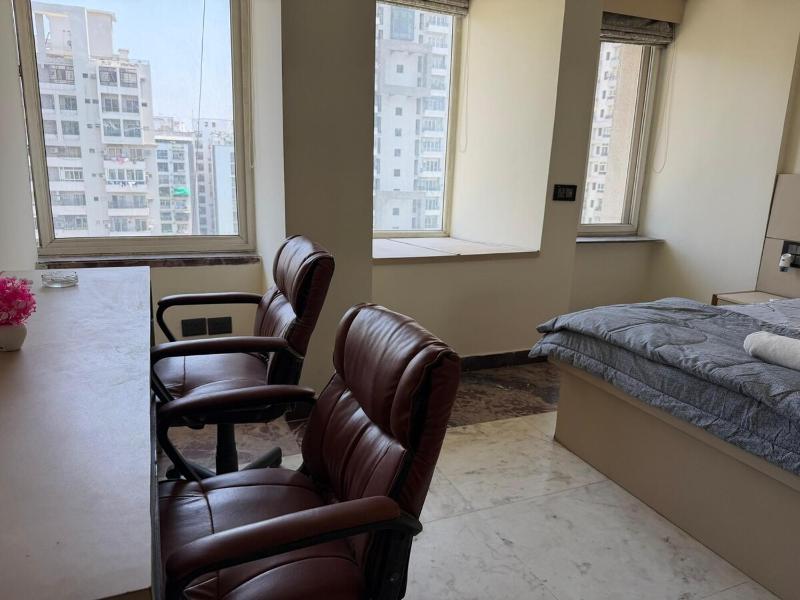 Cozy Casa-2BHK Apartment-Projector-Near Noida Sec62 - image 11