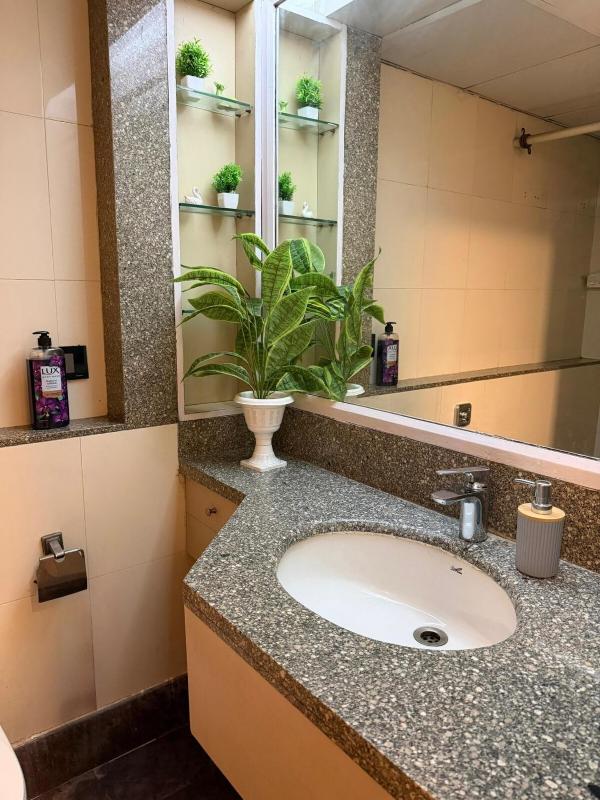Cozy Casa-2BHK Apartment-Projector-Near Noida Sec62 - image 22