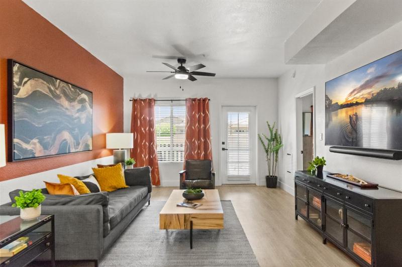 Quiet Executive Oasis Across TPC Fast Wi-Fi - image 16