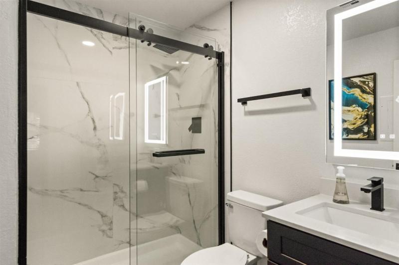 Quiet Executive Oasis Across TPC Fast Wi-Fi - image 43