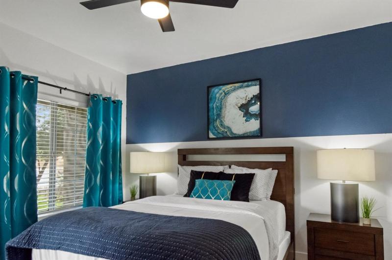 Luxury Golf Suite Walk Accross to TPC Scottsdale - image 1