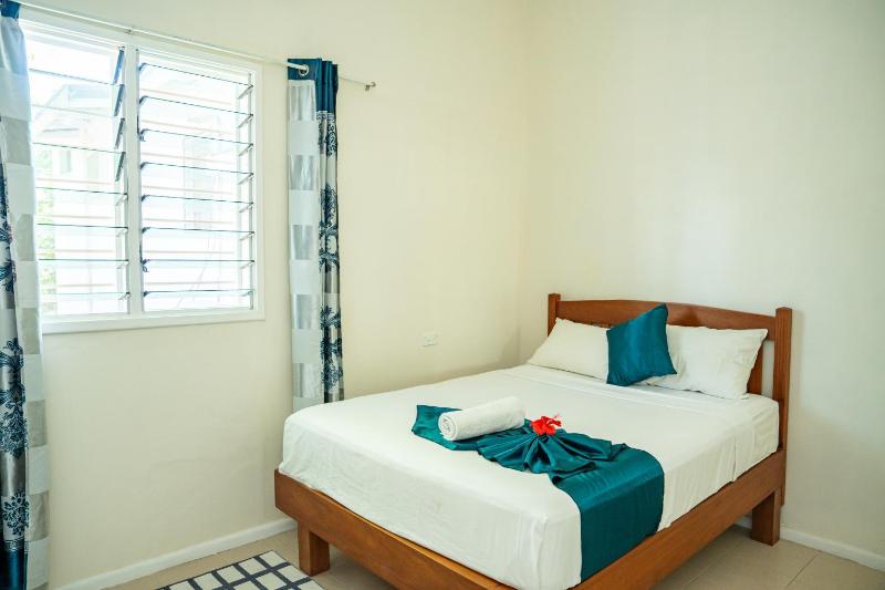 seaview apartment - image 14