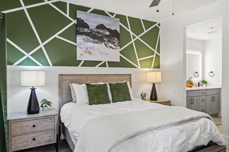 Upscale King Bed Desert Escape Near TPC-Westworld - image 19