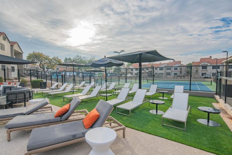 Upscale King Bed Desert Escape Near TPC-Westworld - image 21