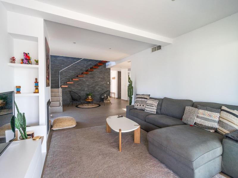 Villa in Spain near Beach & Private Pool - image 2