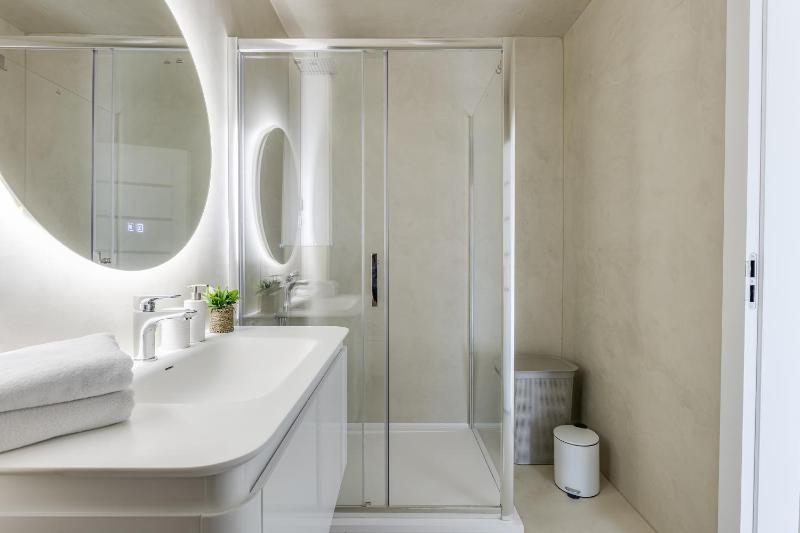 City Shell Luxury Residence - image 2