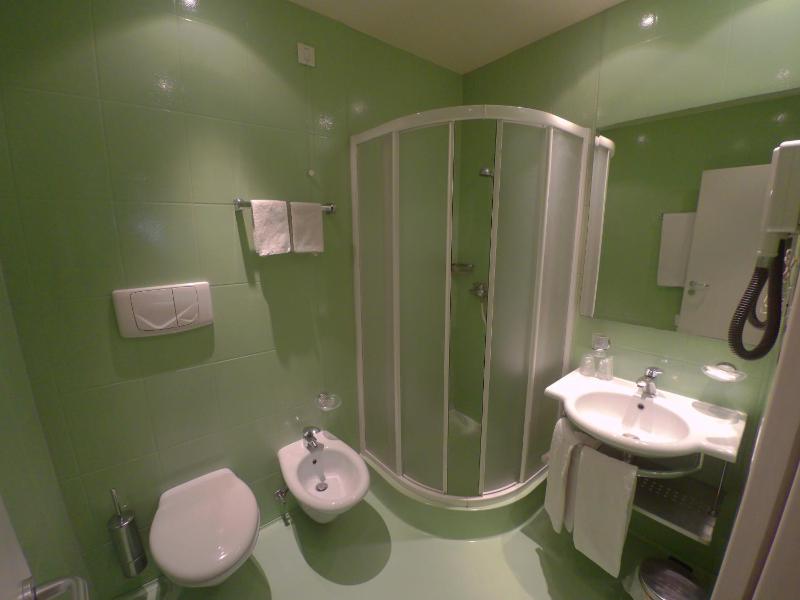 Double Room image 2