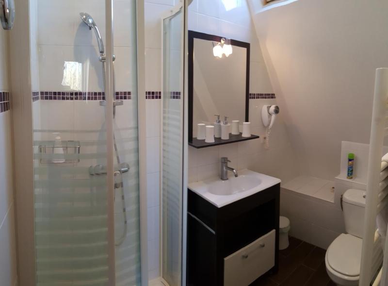 Economy Classic Twin  Room image 2