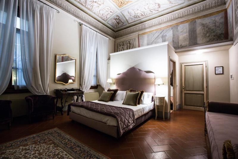 Junior Suite (2 Adults) image 4