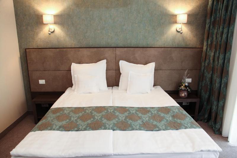 Standard Double Room image 2