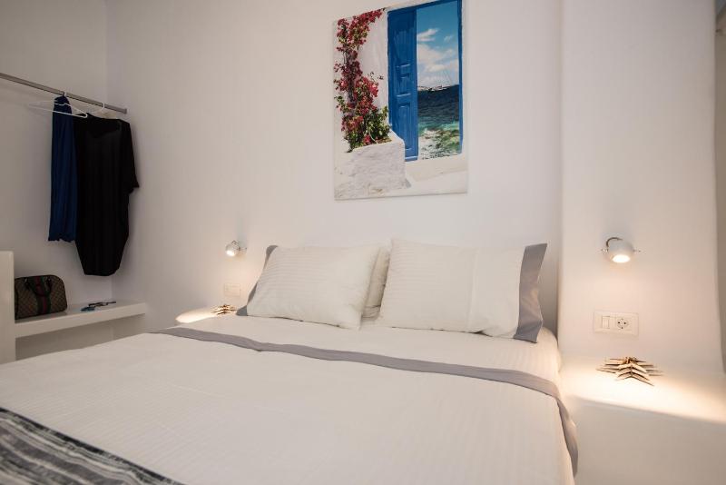 Christy's Luxury Suites - image 7