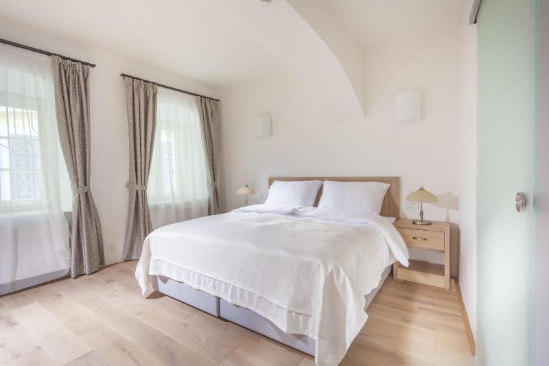 Standard Double Room image 3