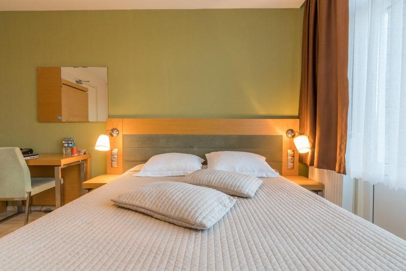 Deluxe Double Room with Spa Bath  image 4