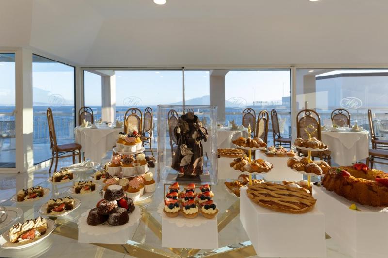 Boutique Hotel Regina - image 9
