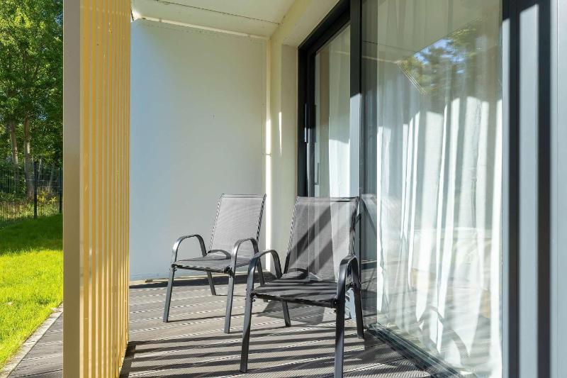 Art Lake - Elegant Apartments in Mielno with Rooftop Seasonal Pool by Noclegi Renters - image 11
