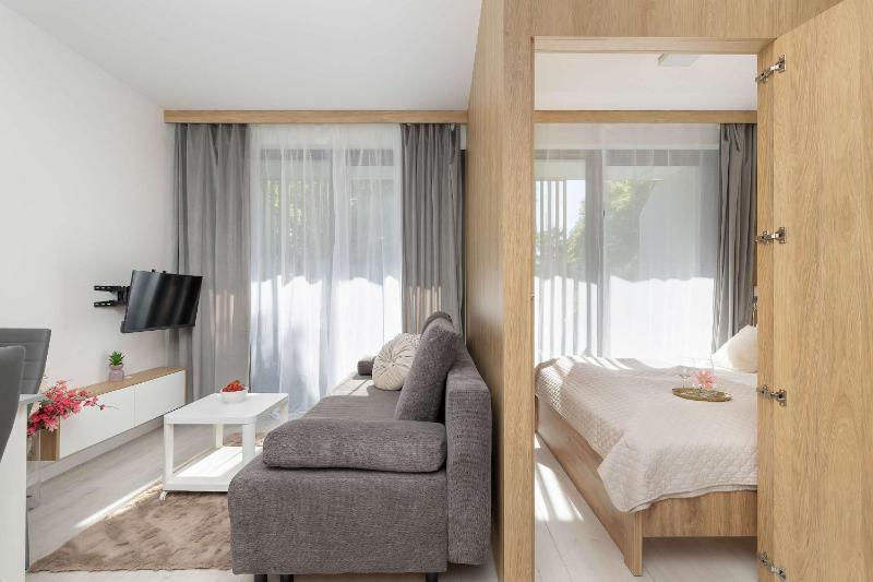 Art Lake - Elegant Apartments in Mielno with Rooftop Seasonal Pool by Noclegi Renters - image 40
