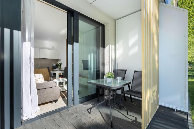 Art Lake - Elegant Apartments in Mielno with Rooftop Seasonal Pool by Noclegi Renters - image 20