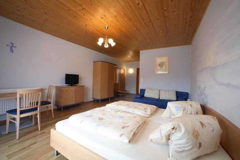 Standard Double Room with Balcony image 2