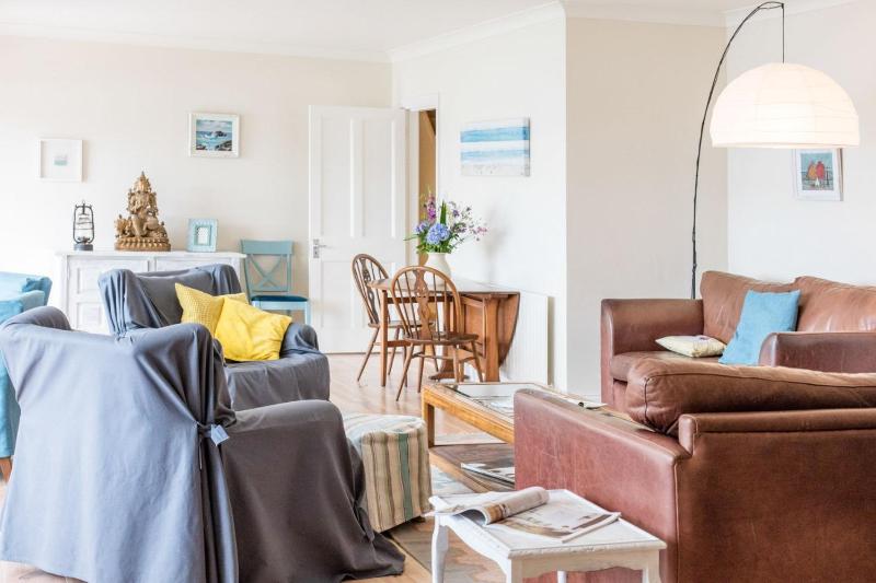 Bantry Bay House - image 15