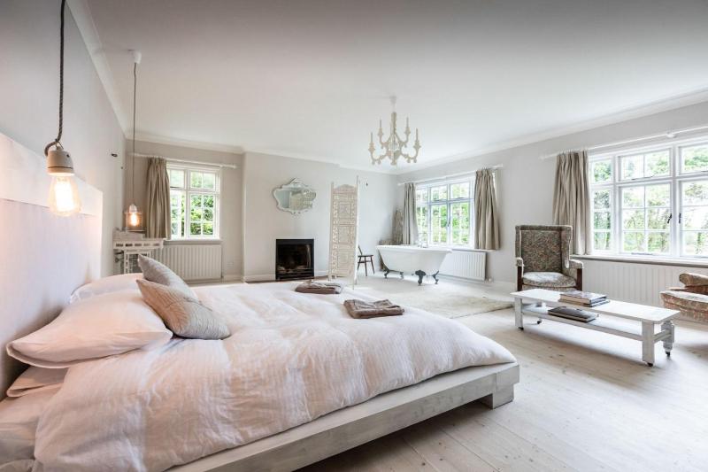 Bantry Bay House - image 14