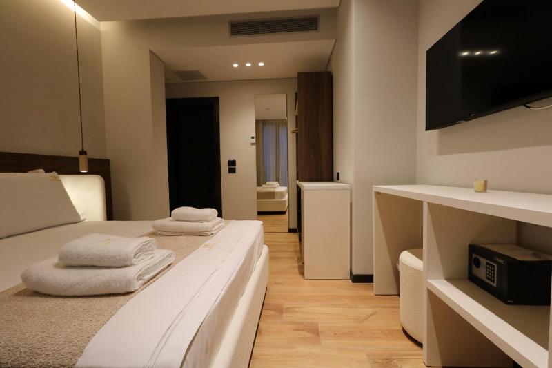 Monarc Hotel - image 3