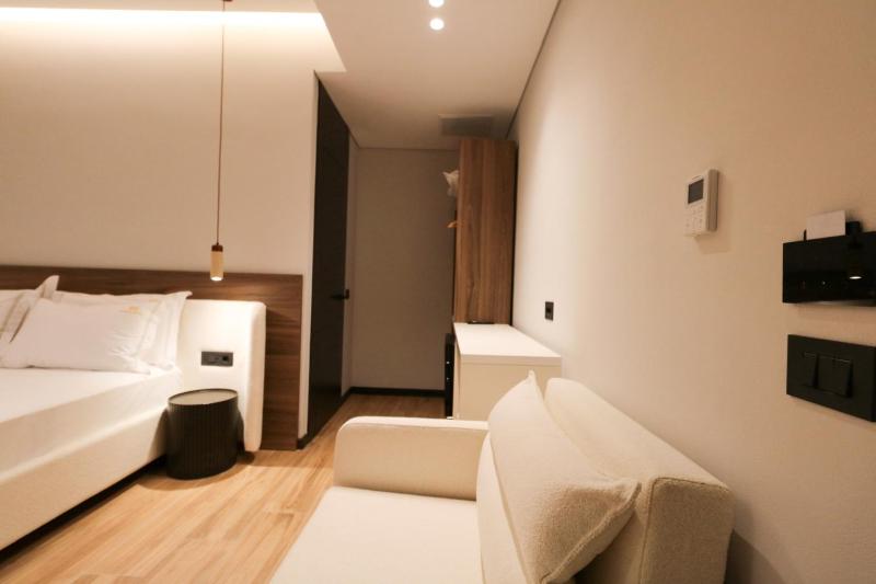 Monarc Hotel - image 16