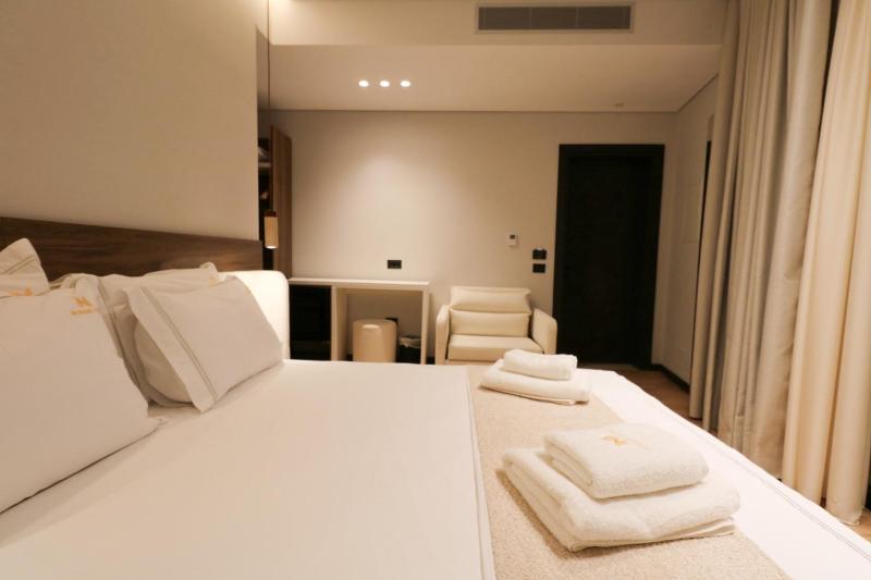 Monarc Hotel - image 5