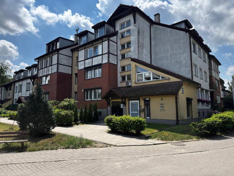 Przestronny Apartament Victus z Parkingiem Tarsaem i Gabinetem do Pracy By Noclegi Renters - image 5