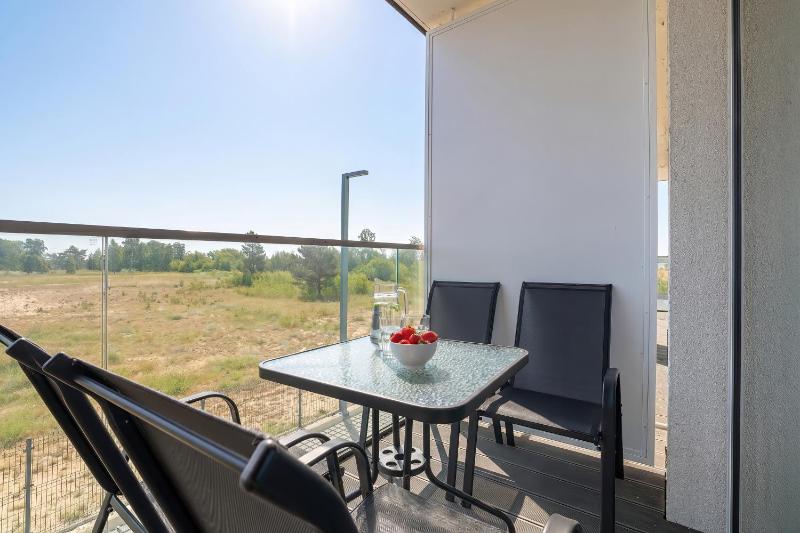 Art Lake - Elegant Apartments in Mielno with Rooftop Seasonal Pool by Noclegi Renters - image 16