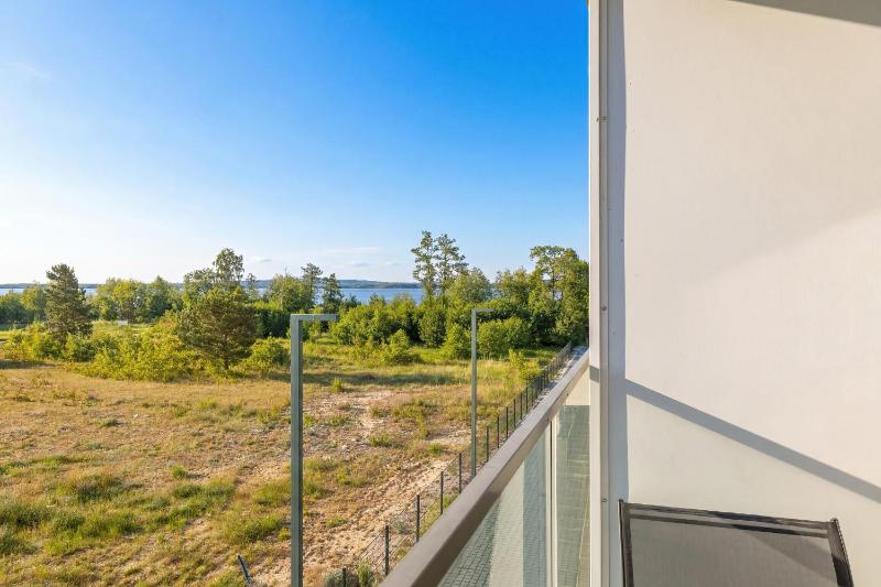 Art Lake - Elegant Apartments in Mielno with Rooftop Seasonal Pool by Noclegi Renters - image 12