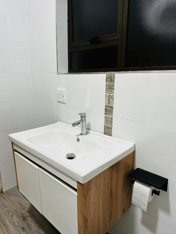 Woodlands Comfort Cove - image 7