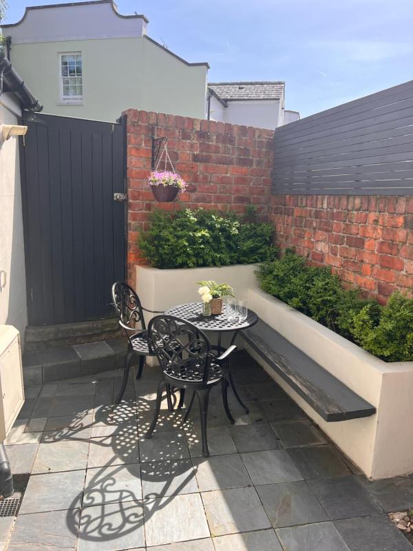 Charming Victorian Townhouse by the Cotswolds - image 33