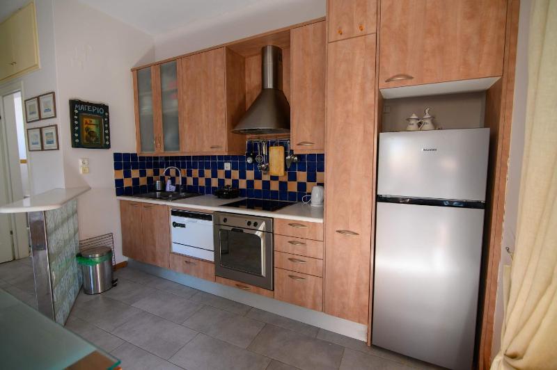 Spacious 2 Bd Balcony Apt in Preveza - image 4
