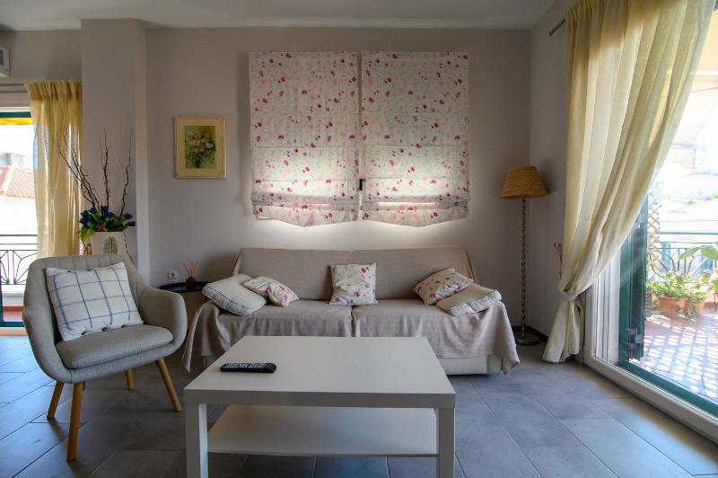 Spacious 2 Bd Balcony Apt in Preveza - image 20