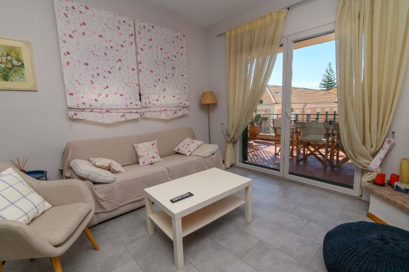 Spacious 2 Bd Balcony Apt in Preveza - image 35