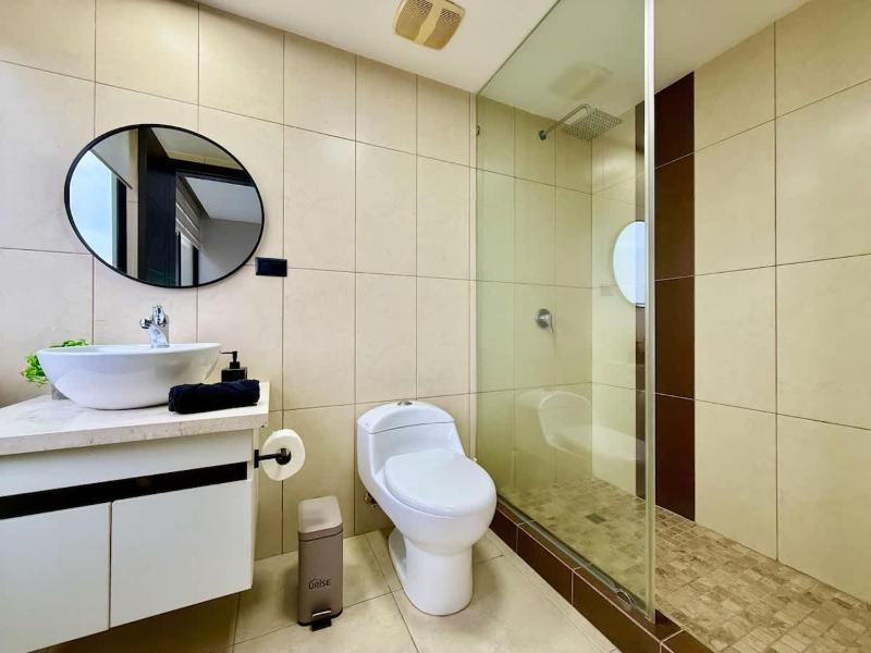 Urban elegance 3 Bedroom apartment - image 9