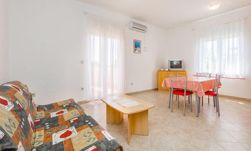 One-Bedroom Apartment image 1