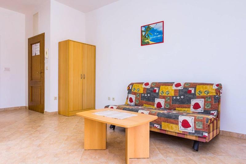One-Bedroom Apartment (4 Adults) image 3
