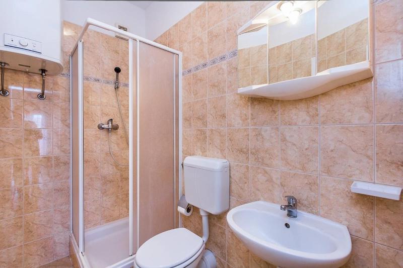 One-Bedroom Apartment (4 Adults) image 3