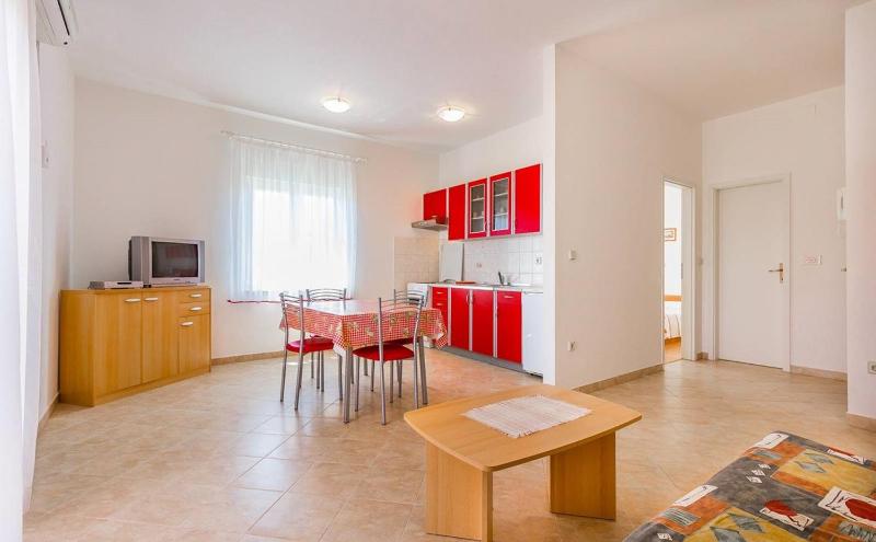 One-Bedroom Apartment (4 Adults) image 2