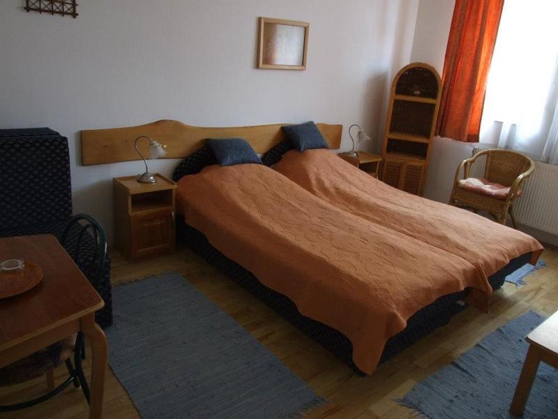Double or Twin Room image 3