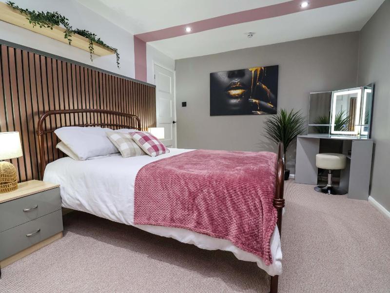 Steam and Stay Hoole - image 32